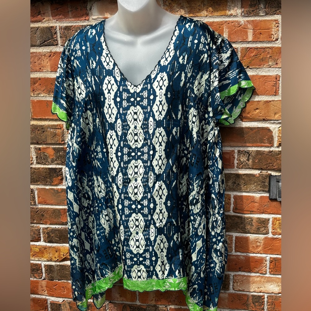 Johnny Was Silk V Neck Tunic. Scallop Edged, Short Sleeve. Woman’s Size Lg P